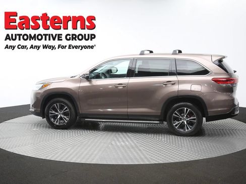 Used 2019 Toyota Highlander LE FWD image 60