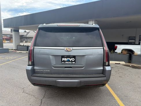 Used 2020 Cadillac Escalade ESV Premium Luxury image 5