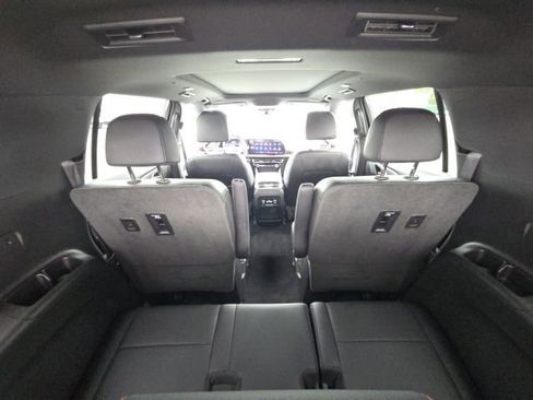 Used 2025 Chevrolet Traverse RS w/ LPO, Floor Liner Package FWD image 15
