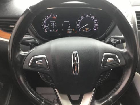Used 2019 Lincoln MKC Reserve FWD image 14