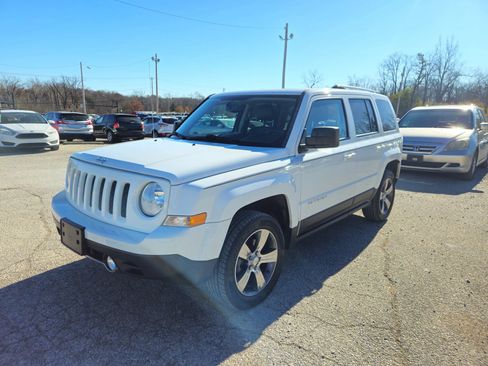 Used 2016 Jeep Patriot High Altitude image 2