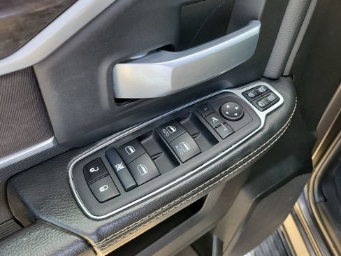Used 2024 RAM 2500 Big Horn AWD/4WD image 19