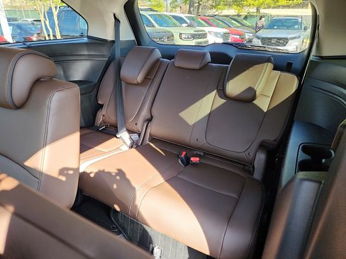 New 2026 Honda Odyssey Touring image 7