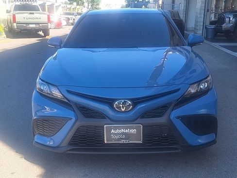 Used 2024 Toyota Camry SE image 3