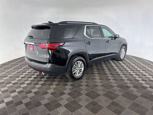 Used 2023 Chevrolet Traverse LT w/ Rear Camera Mirror Package AWD/4WD image 5