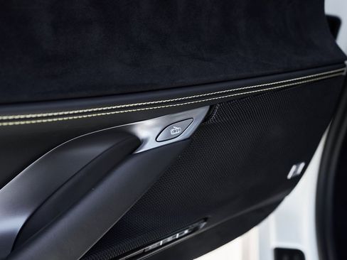 Used 2023 Ferrari SF90 Stradale image 38