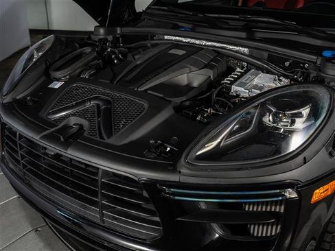 Used 2021 Porsche Macan Turbo AWD/4WD image 20