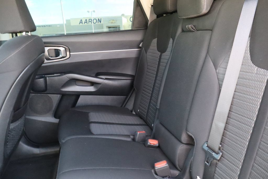 Used 2026 Kia Sorento LX FWD image 33