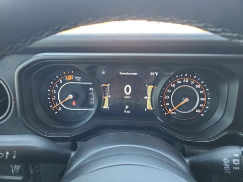 New 2025 Jeep Wrangler Unlimited Rubicon w/ Convenience Group image 10