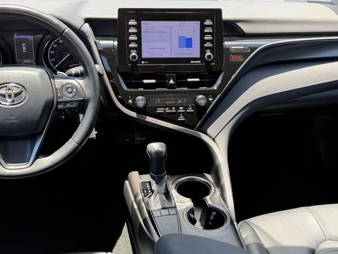 Used 2024 Toyota Camry SE FWD image 17