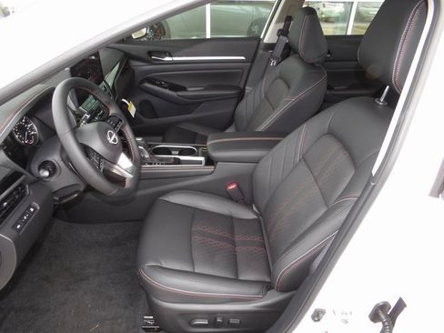 New 2025 Nissan Altima 2.5 SR w/ SR Premium Package image 15