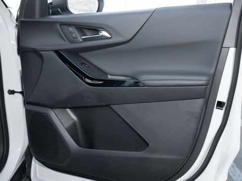 New 2026 Chevrolet Equinox LT w/ Safety and Technology Package image 36