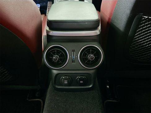 Used 2020 Kia Stinger GT1 image 32