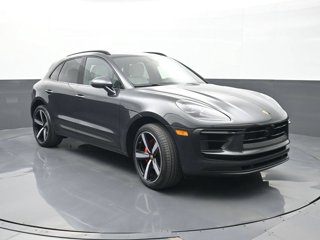 Certified 2023 Porsche Macan S AWD/4WD image 24