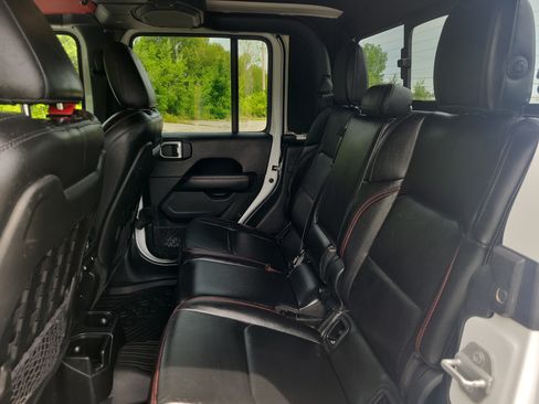 Used 2020 Jeep Gladiator Mojave AWD/4WD image 16