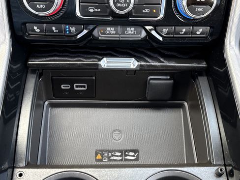 Used 2024 GMC Yukon Denali AWD/4WD image 35