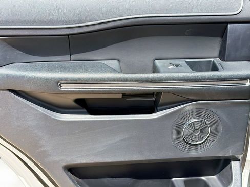 Used 2022 Ford Expedition XLT RWD image 35