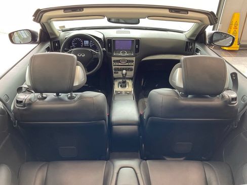 Used 2011 INFINITI G37 Convertible w/ Premium Pkg RWD image 8