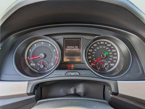 Used 2020 Volkswagen Atlas Cross Sport SE image 31