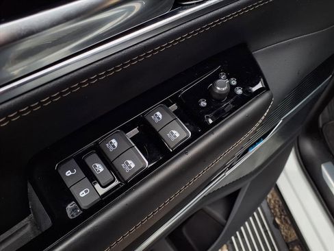 Used 2023 Jeep Grand Wagoneer Series II image 31