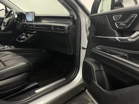 Used 2020 Lincoln Corsair AWD w/ Equipment Group 101A image 31