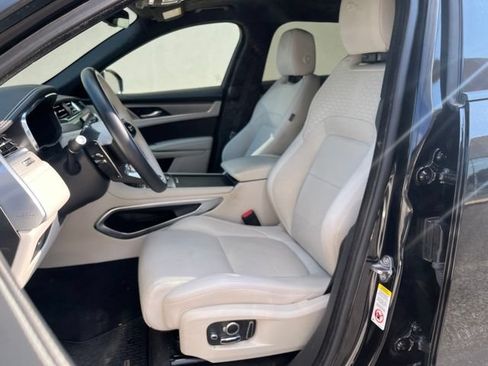 Used 2025 Jaguar F-PACE R-Dynamic S AWD/4WD image 8