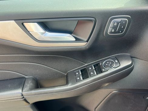 Used 2022 Ford Escape SEL w/ Technology Package FWD image 13
