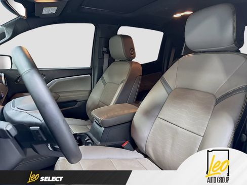 Used 2025 Chevrolet Colorado ZR2 w/ Technology Package AWD/4WD image 25