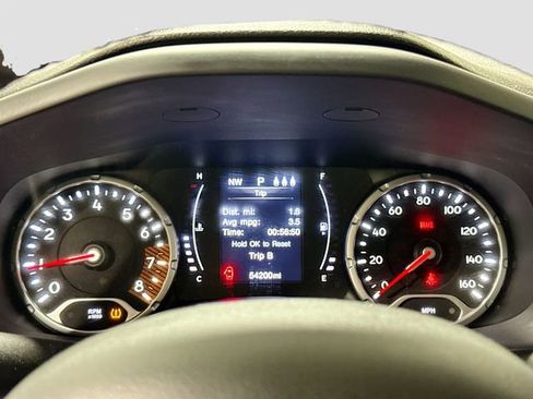 Used 2019 Jeep Renegade Latitude w/ Cold Weather Group image 12