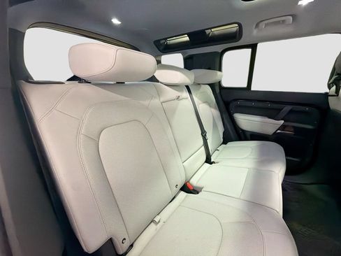 Used 2026 Land Rover Defender 110 X-Dynamic SE AWD/4WD image 28