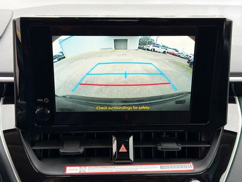 Used 2025 Toyota Corolla LE w/ Convenience Package image 30