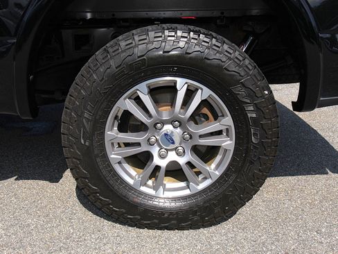 Used 2018 Ford F150 Lariat w/ Equipment Group 501A Mid image 7