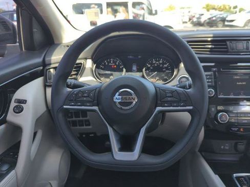 Certified 2020 Nissan Rogue Sport SV FWD image 23