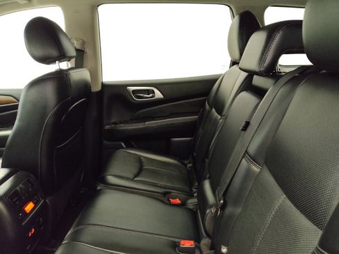 Used 2020 Nissan Pathfinder Platinum w/ Cargo Package AWD/4WD image 18