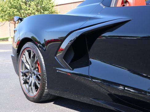 Certified 2025 Chevrolet Corvette Stingray Premium Conv w/ Z51 Performance Package image 33
