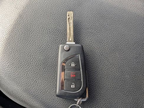 Used 2024 Toyota RAV4 LE AWD/4WD image 30