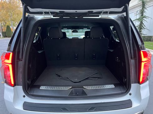 Used 2023 Chevrolet Suburban Premier image 29