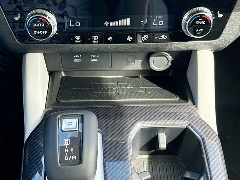 New 2025 Mitsubishi Outlander SE image 16