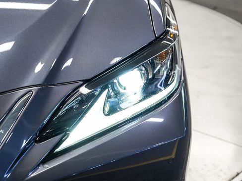 Used 2025 Lexus ES 300h w/ Premium Package FWD image 7