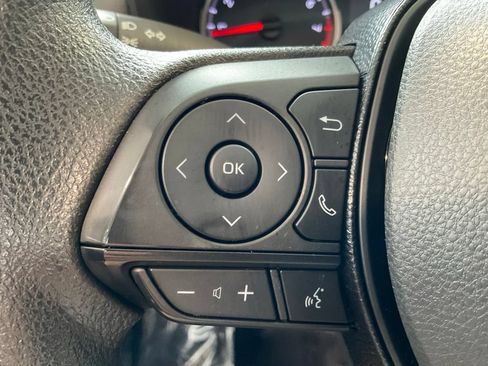 Used 2020 Toyota RAV4 LE FWD image 12
