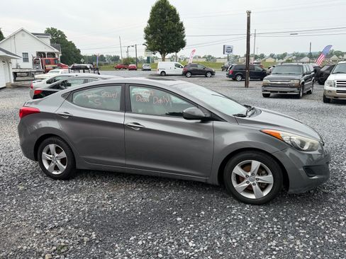 Used 2013 Hyundai Elantra GLS FWD image 2