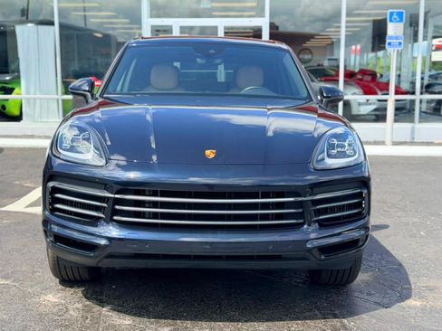 Used 2023 Porsche Cayenne AWD/4WD image 2
