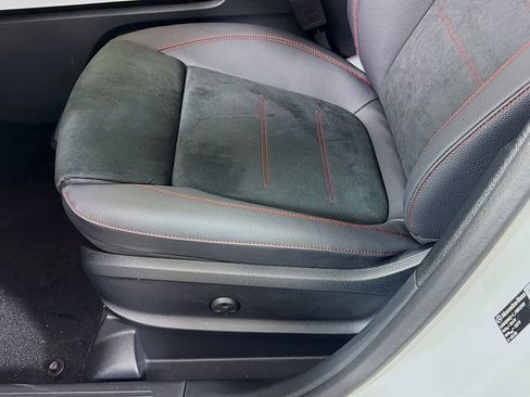 New 2026 Mercedes-Benz GLB 250 4MATIC image 23