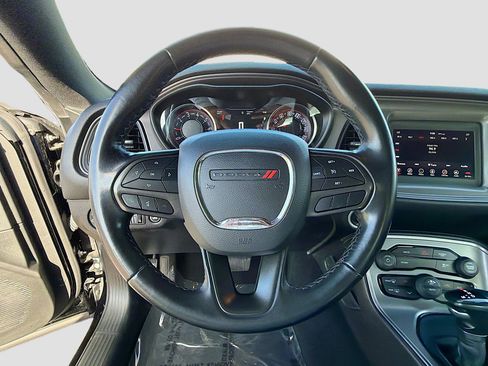 Used 2023 Dodge Challenger SXT RWD image 34