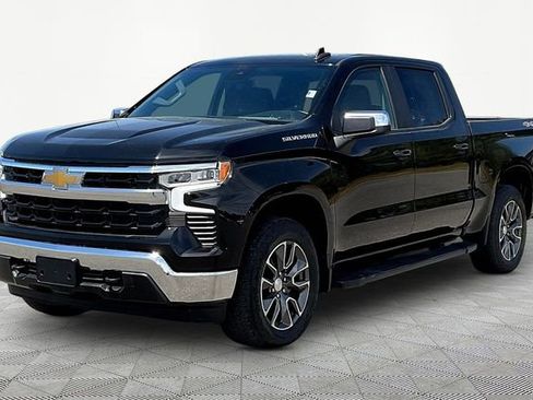 Used 2023 Chevrolet Silverado 1500 LT AWD/4WD image 3