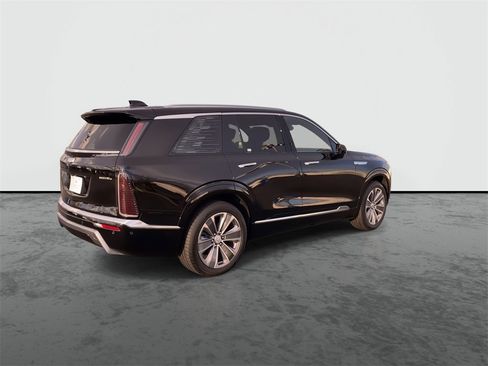 Used 2026 Cadillac Vistiq Luxury image 8