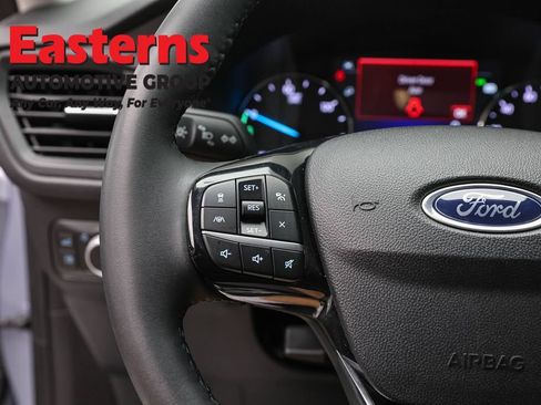 Used 2022 Ford Escape SE w/ Convenience Package FWD image 15