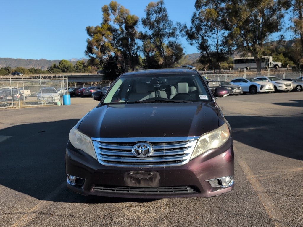 Used 2012 Toyota Avalon Limited FWD image 2