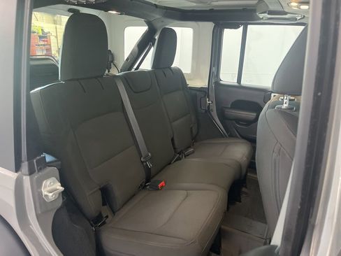 Used 2023 Jeep Wrangler Unlimited Sport AWD/4WD image 19