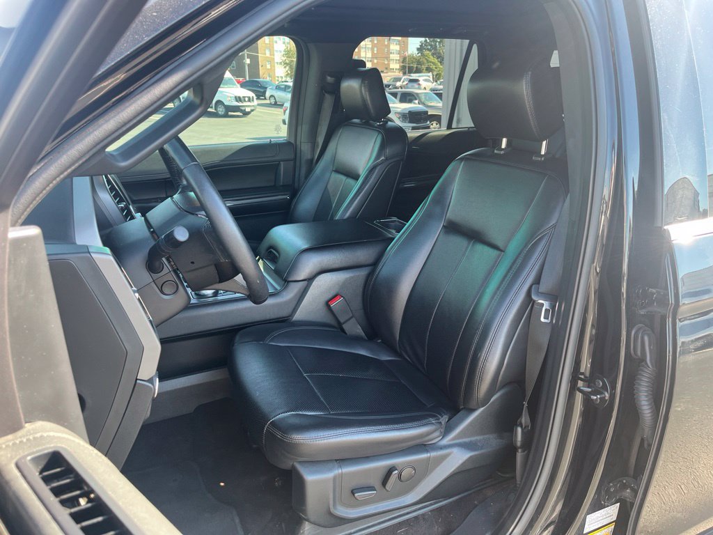 Used 2020 Ford Expedition XLT w/ Equipment Group 202A AWD/4WD image 20